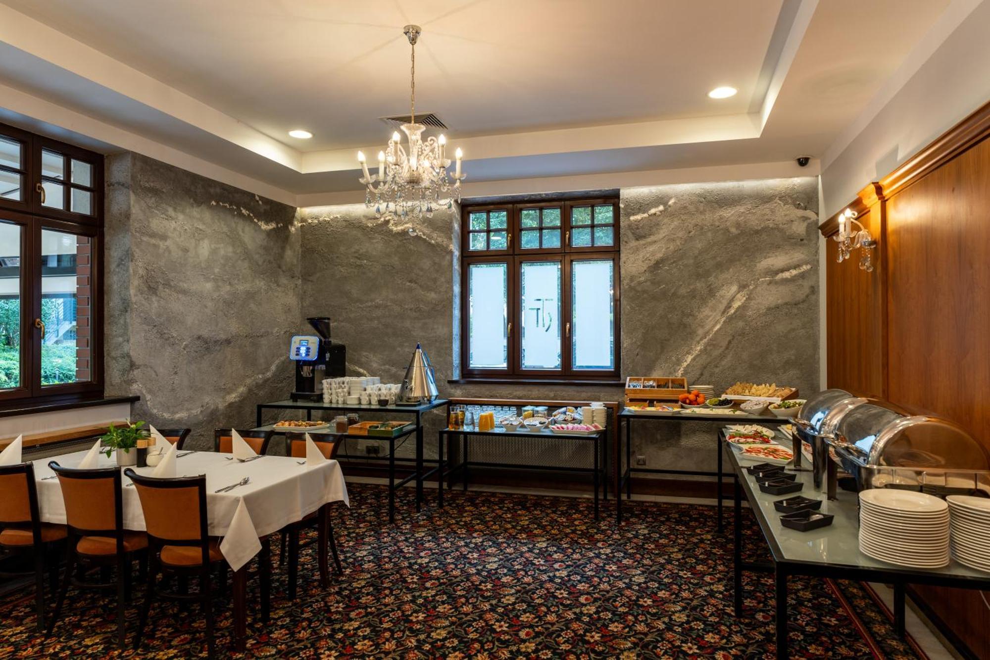 Grand Sal Hotel
