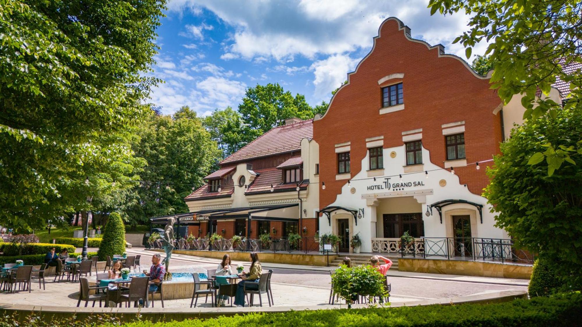 Grand Sal Hotel