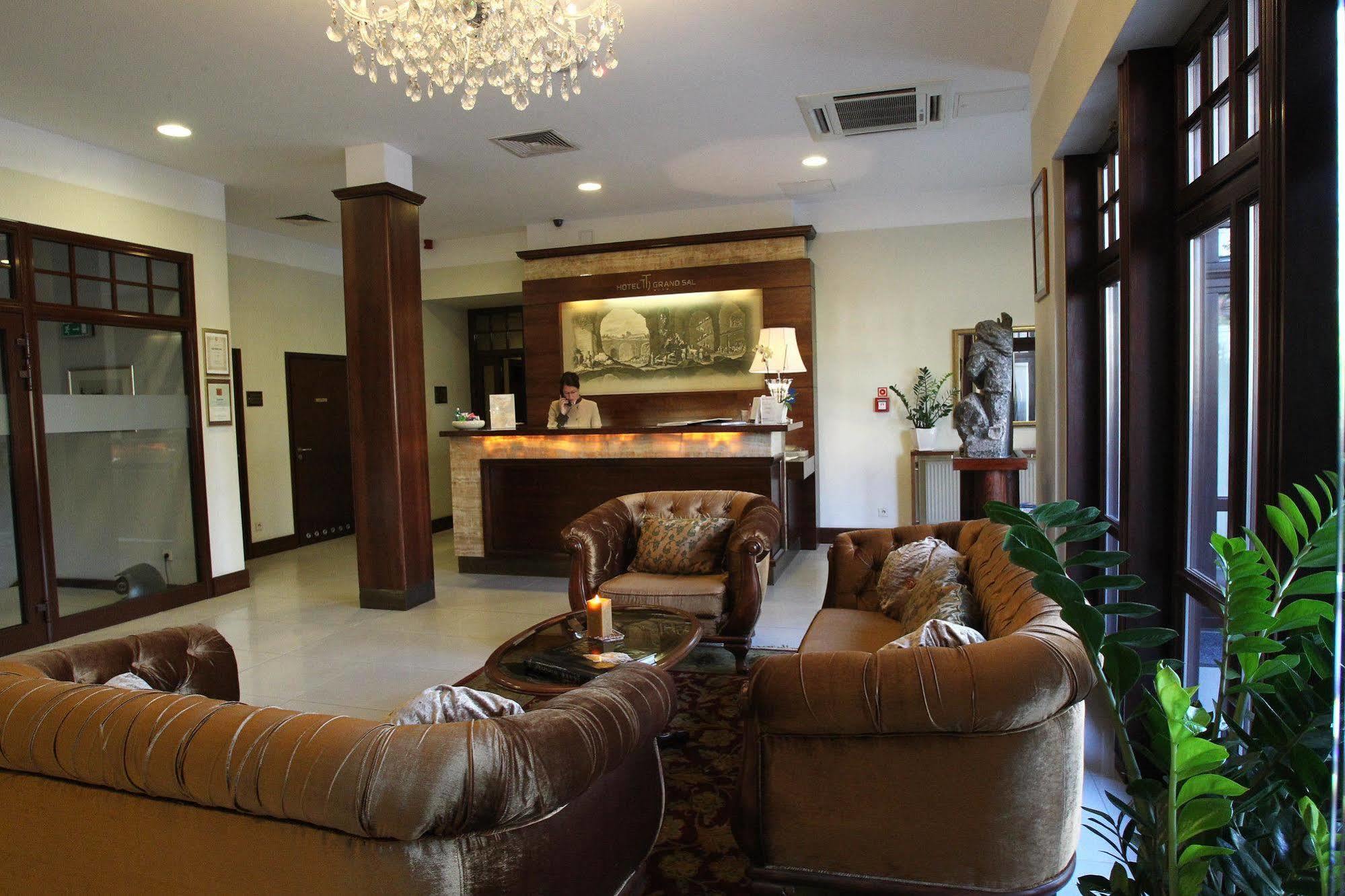 Grand Sal Hotel